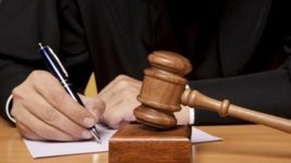 «ПриватБанк» обратился в суд, чтобы вернуть долг с клиента, утверждающего, что мошенники украли 75 000 грн с его карты. Что решил суд