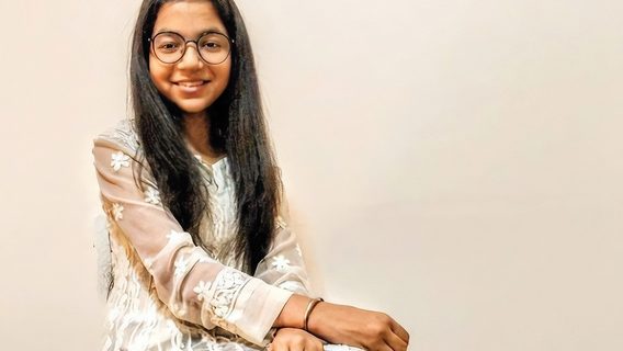 16-річна стартаперка з Індії створила ШІ-сервіс для полегшення пошуку. Під свій проєкт вона залучила $450 000 інвестицій, і нині він оцінений у $12 млн: натхненна історія