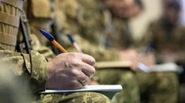 Кабмин утвердил новую форму военного билета. Вот как будет выглядеть документ. А еще он может быть электронным