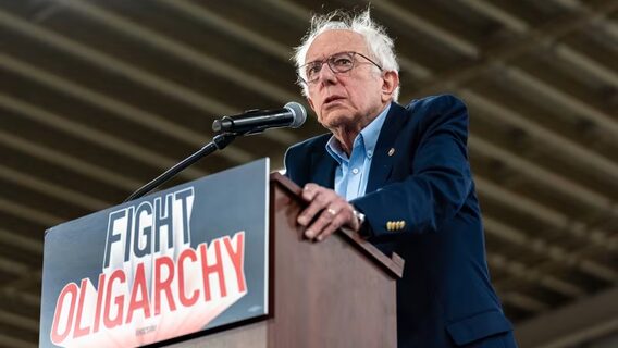 “Democracy is not keeping up with technology.” Bernie Sanders calls for a freeze on the construction of AI data centers