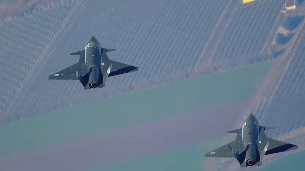 Турецька компанія протестувала «автономний флот». Два винищувачі без пілотів вперше в історії летіли строєм