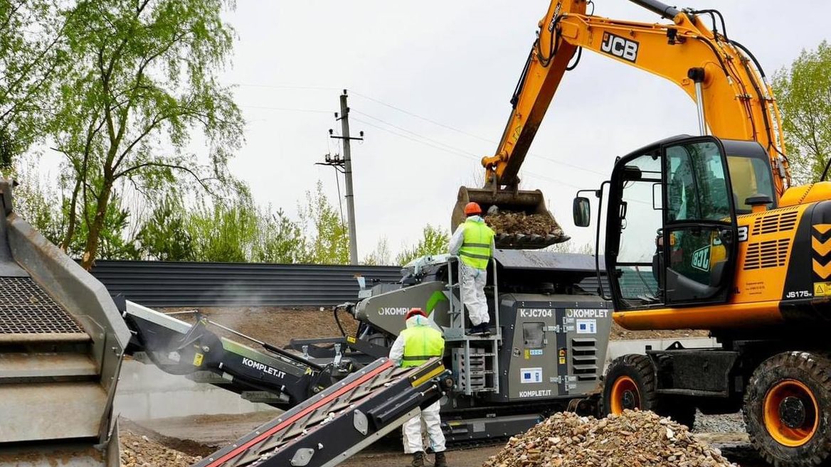 На Київщині запустили першу в Україні інноваційну станцію з переробки воєнних відходів