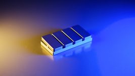 Українські стартапери створили титановий клікер-антистрес. Вони зібрали на Kickstarter у п'ять разів більше коштів, ніж ставили собі за мету: як працює Meta Clicker 