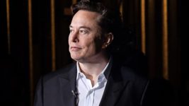 Илон Маск подал в суд на OpenAI и Сэма Альтмана из-за того, что компания отказалась от миссии создавать ИИ для помощи человечеству, а выбрала прибыль