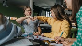 Команда з ліцею КПІ створила ШІ-застосунок ConnectAbility, який навчає дітей мови жестів