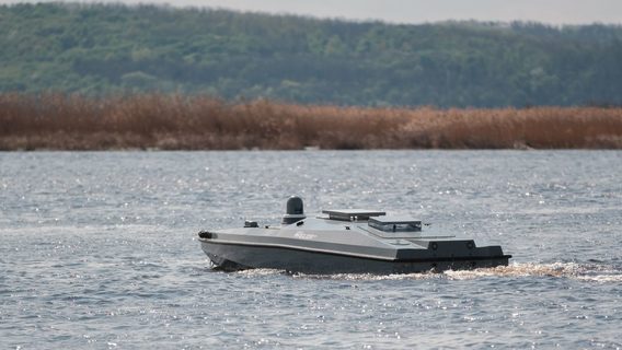 Українські розробники навчили діяти морські дрони Magura V5 разом із «роєм» приманок