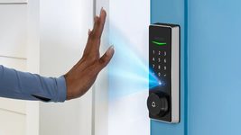 Philips представила розумний дверний замок, який «перетворює долоню на ключ»