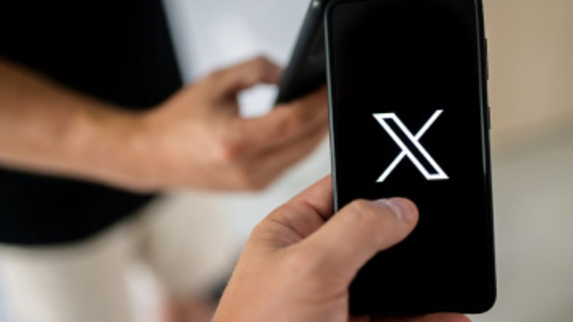 Маск створює конкурента Telegram? В X тестують  месенджер XChat