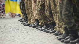В рамках военного рекрутинга размещено более 3300 актуальных вакансий: кого ищут наиболее активно