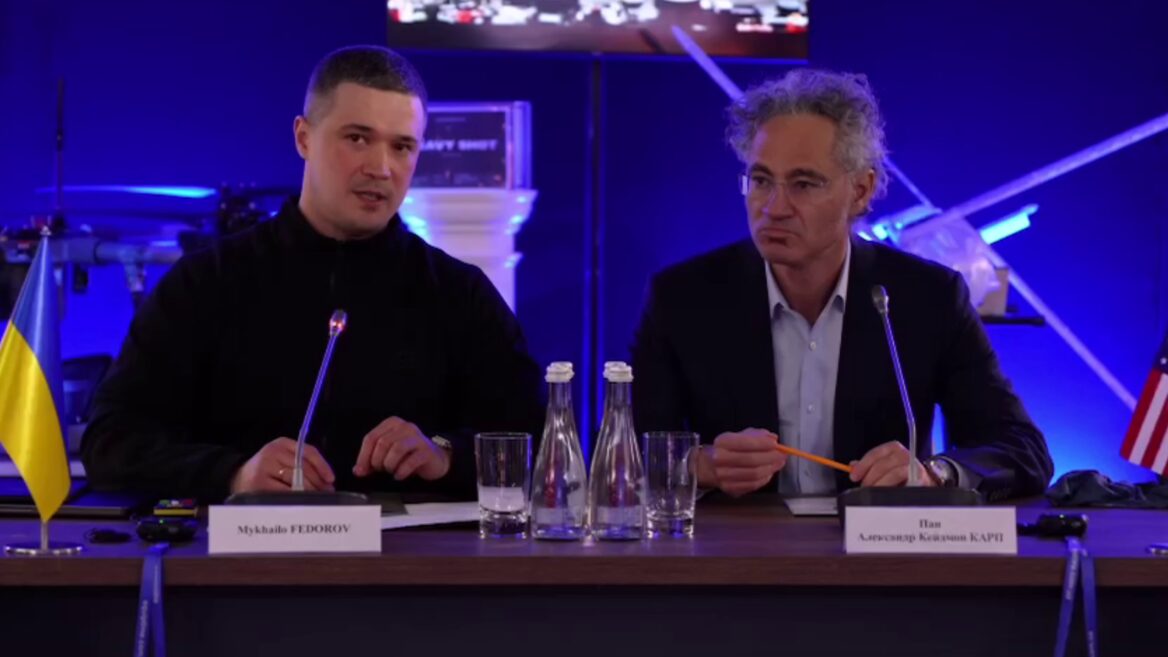 У спільному проєкті Palantir і Міноборони Brave1 Dataroom тренують ШІ-моделі вже понад 100 компаній