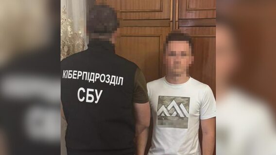На Буковині викрили 22-річного хакера, який торгував «зламаними» акаунтами. Йому загрожує до 15 років вʼязниці