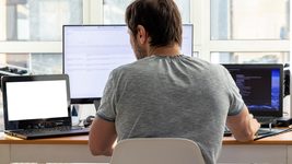 Айтівець розповів, що таємно працює на кількох роботах до 100 годин на тиждень, щоби краще забезпечувати сім'ю