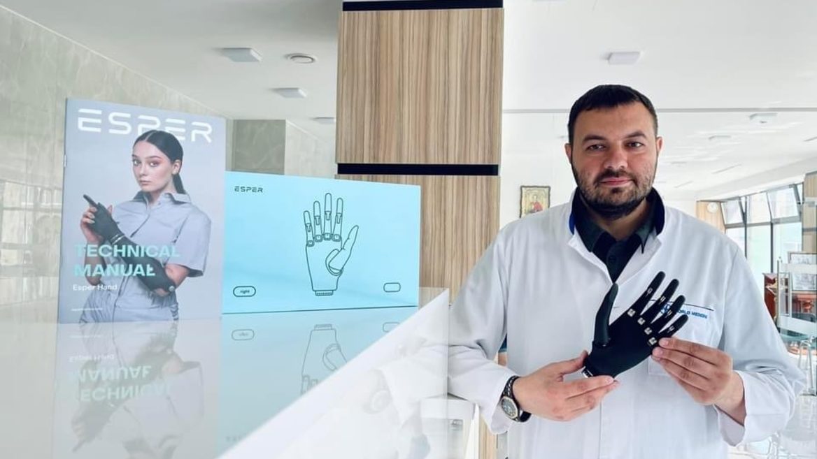 IT-компания из Нидерландов купила 2 робопротеза Esper Bionics для львовского госпиталя