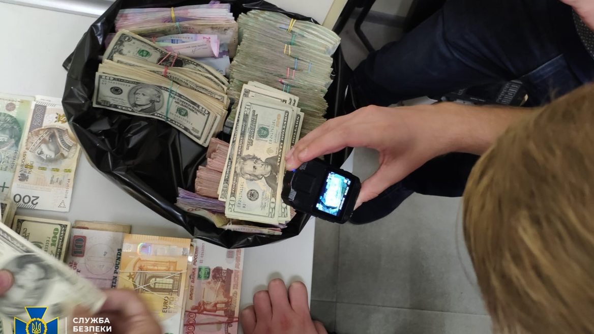 СБУ заблокировала подпольные криптообменники в Киеве через которые ежемесячно проходило около 30 млн грн