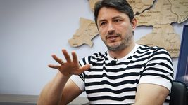 «Айтішник Серьога пробиває мене на сльозу». Притула розповів про понаднормову роботу колеги з благодійного фонду