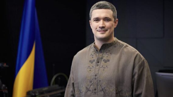 «Федоров — міністр оборони! Ах, як я радий за нас усіх. Нарешті! Вітаю, друзі!!!». Зеленський запропонував Федорові очолити Міноборони. І це далеко не єдина перестановка