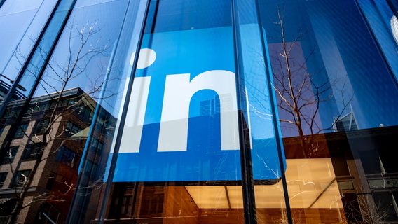 LinkedIn тихенько внесла зміни до політики мови ненависті. Це вперше за 3 роки