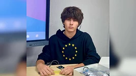 Школяр із Запоріжжя створив розумний браслет для людей з аутизмом: свою розробку він представить у Бразилії
