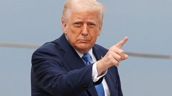 Трамп знову дозволив вільно продавати Китаю програмне забезпечення для виробництва чипів: чому він це зробив 