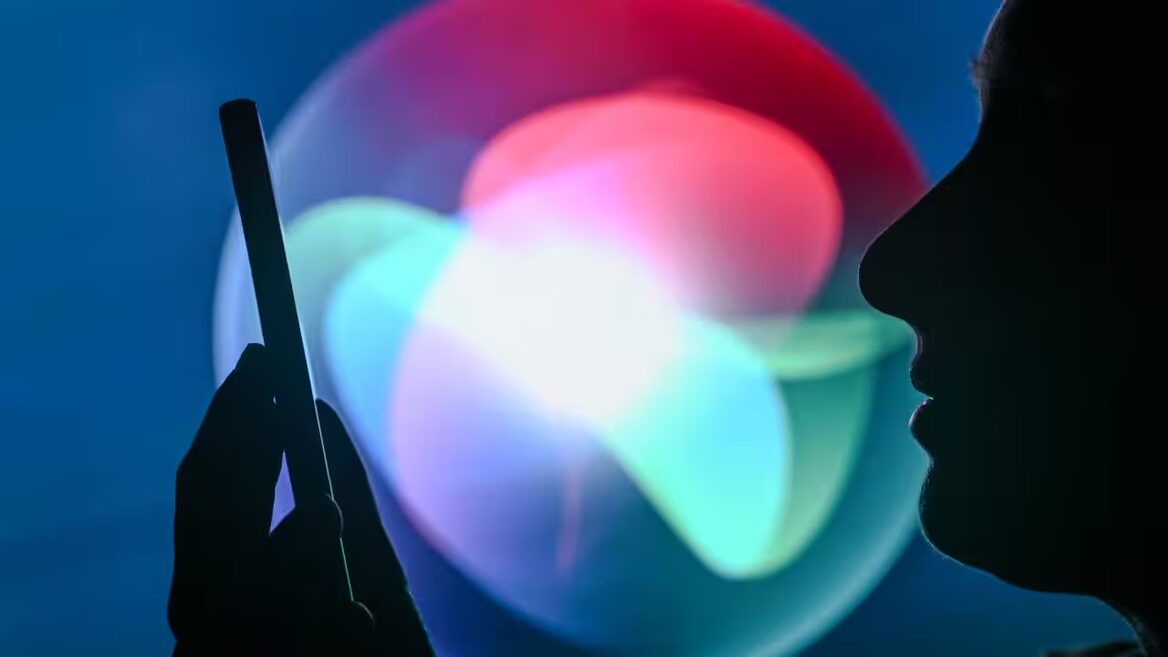 Парижська прокуратура відкрила провадження щодо Apple: Siri перевіряють на прослуховування користувачів