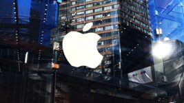Apple fined $500,000 in Europe for violating sanctions against Russia