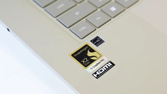 Новий експеримент: до тонкого ноутбука на Snapdragon під'єднали потужну відеокарту Nvidia