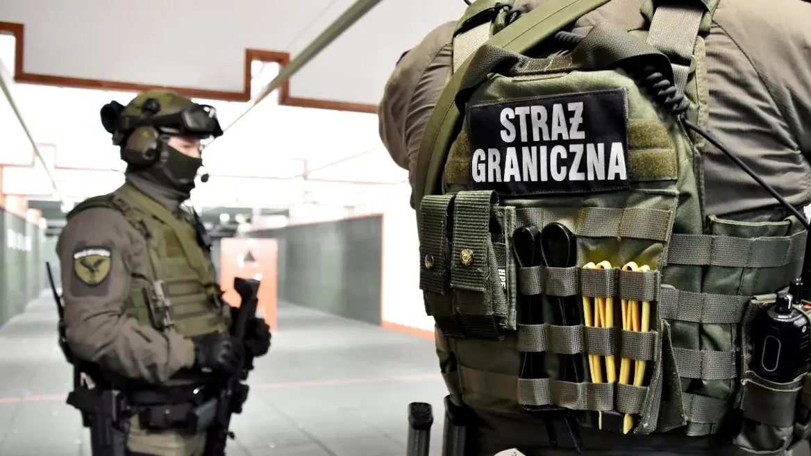 Polish border guards detain hacker from Ukraine wanted by the US