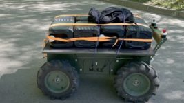 Електричний наземний дрон-всюдихід «Мул» від київських розробників вже допомагає в розмінуванні Харкова
