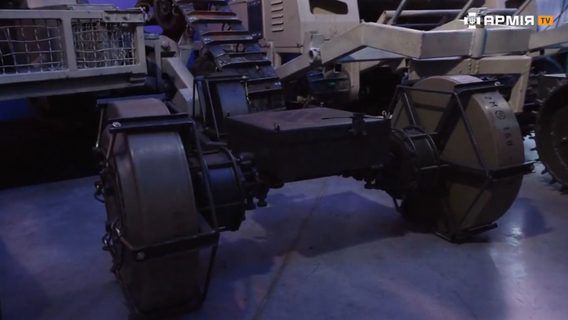 Українські інженери створили дрон-камікадзе з мінами ТМ-62 замість коліс