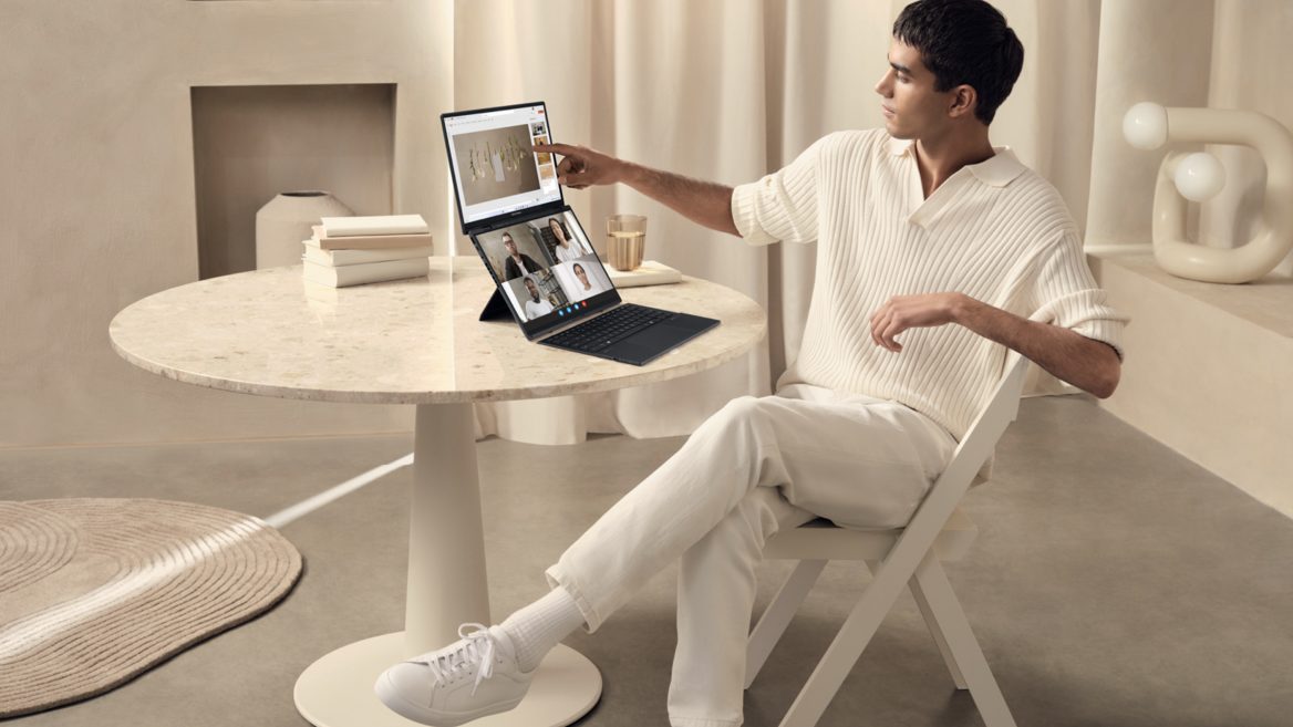 ASUS презентував інноваційний ноутбук із двома екранами. На що здатен Zenbook DUO 2025 який тепер доступний і в Україні?