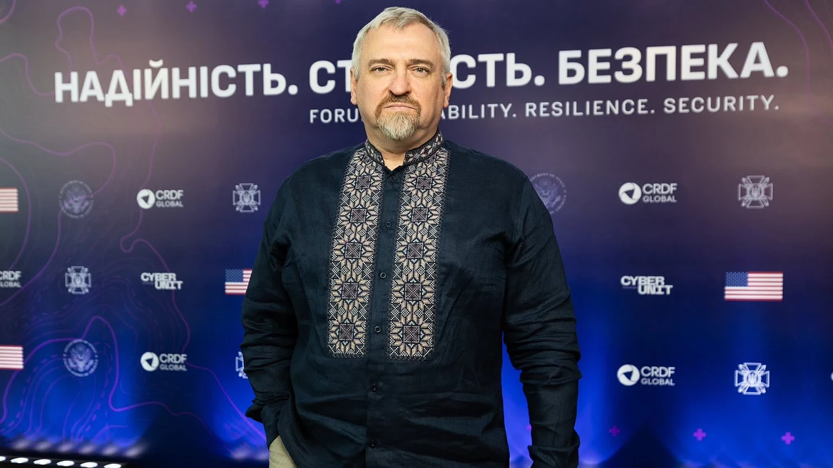 «Вони заховалися вивезли своє обладнання вночі зробили перепідключення – і все». Нардеп заспокоїв – більшість інтернет-провайдерів підготувалися до російських атак