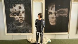 Портрет, який створила перша у світі робот-художниця, продадуть на аукціоні у Лондоні. Стартова ціна $130 000