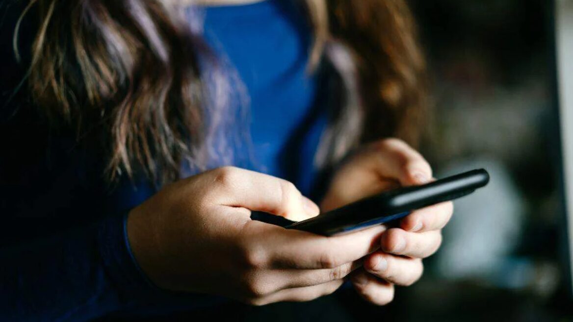 ChatGPT давав поради як вчинити самогубство українській біженці: «Як програма штучного інтелекту створена для допомоги людям може говорити такі речі?»