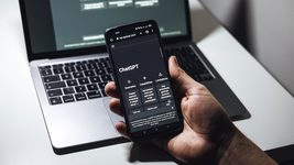 A career coach from Ukraine recommended 7 scripts for ChatGPT that will help you find jobs in 2025