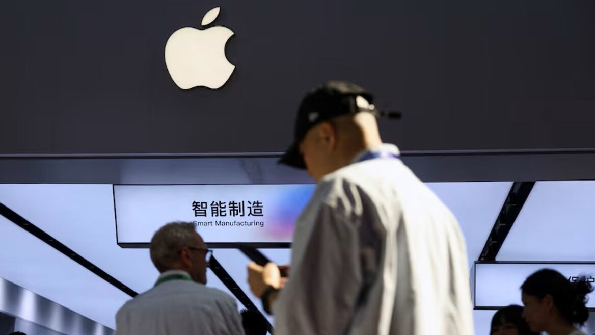 Apple може стати першою іноземною компанією яка запустить власний ШІ в Китаї: що відомо