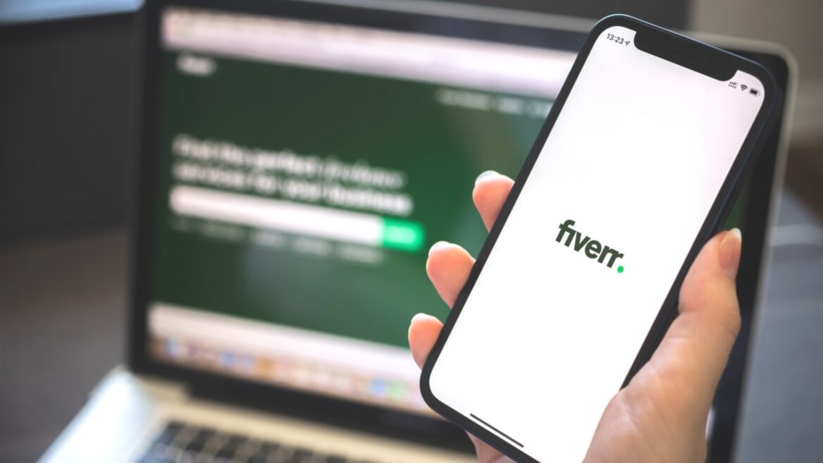 15-річна фріланс-платформа Fiverr хоче повернутися до «режиму стартапу»: скорочує 30% співробітників та стає AI-first компанією