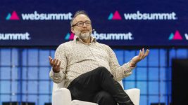 Люди будуть випереджати ШІ ще не менш ніж 20 років, вважає співзасновник «Вікіпедії» Джиммі Вейлз. Він також сказав, що не збирається марнувати час на Ілона Маска