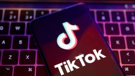 Палата представителей приняла законопроект о запрете TikTok в США: что дальше