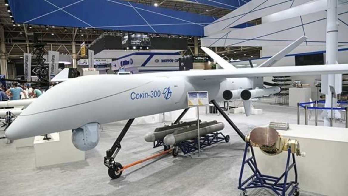 «По Криму Україна зможе працювати якісно дістане і до рф». Засновник DroneUA назвав переваги дрона «Сокіл-300» який літатиме на 3 300 км
