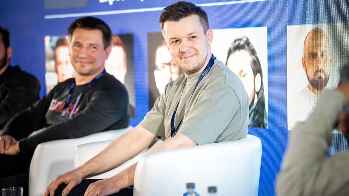 «Колись зможете з гордістю відповідати на питання своїх дітей і внуків про те, чим займалися у 2026 році». Ярослав Ажнюк анонсував 100 вакансій у R&D та Ops і 100 вакансій у виробництві miltech-девайсів у своїх проєктах The Fourth Law та Odd Systems