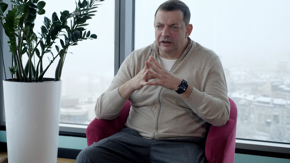 monobank став другим за кількістю карток банком обігнавши державний «Ощадбанк»