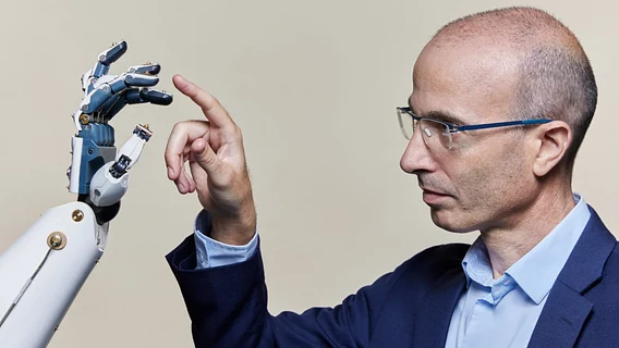 “We are the cows of the future.” Philosopher Yuval Noah Harari explained how AI will take over the world without shooting and robots