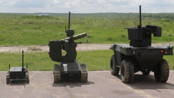 «Унікальний досвід українських зброярів та фахівців ІТ-сфери». Генерал-лейтенант Іван Гаврилюк розповів про випробування роботизованих платформ для ЗСУ