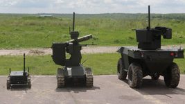 «Унікальний досвід українських зброярів та фахівців ІТ-сфери». Генерал-лейтенант Іван Гаврилюк розповів про випробування роботизованих платформ для ЗСУ