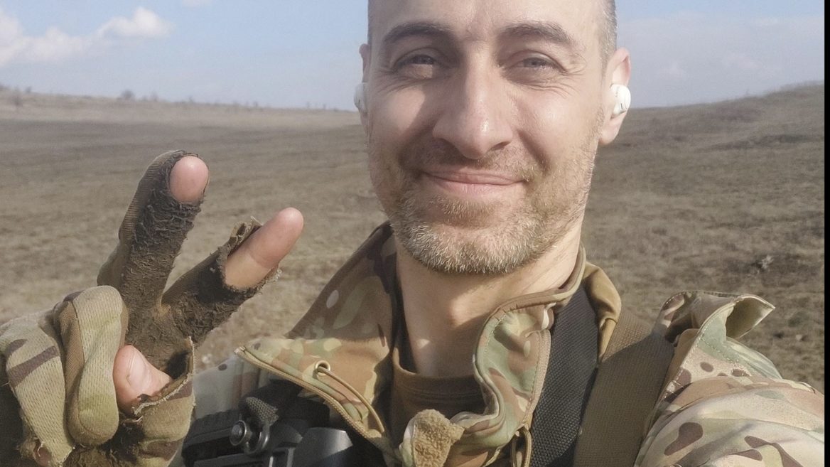 24 березня у бою під Бахмутом загинув доброволець Lead Engineer SoftServe Роман Боровик