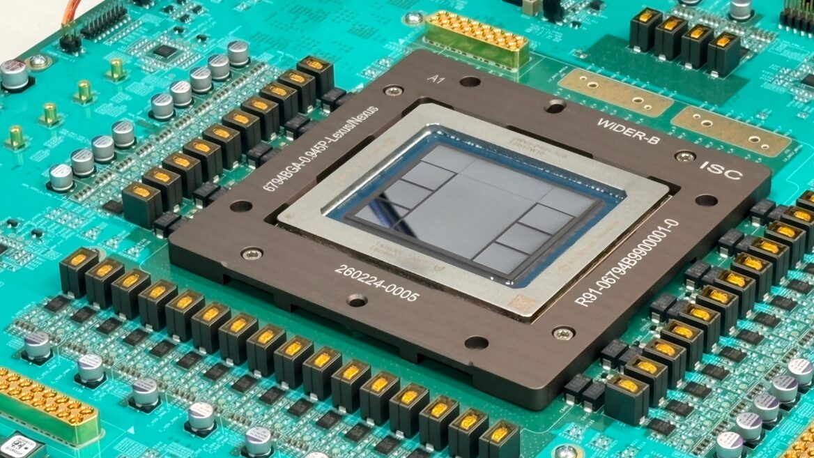 OpenAI розкрила деталі чипа Jalapeño та заявила про перевагу над NVIDIA Blackwell