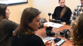 Women aged 25-65 are invited to take a free AI skills improvement program. How to do it