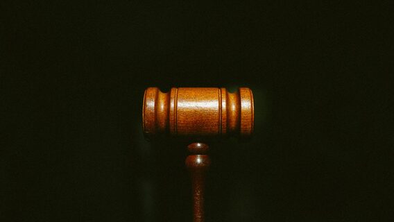 У Житомирі заочно засудили до 14 років тюрми програміста, який планував підірвати військкомат, ОДА та відділення Приватбанку. Суд тривав 10 років, а фігурантів обміняли на українських військовополонених