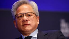 Huang criticized Nvidia managers who advise employees to use less AI: 