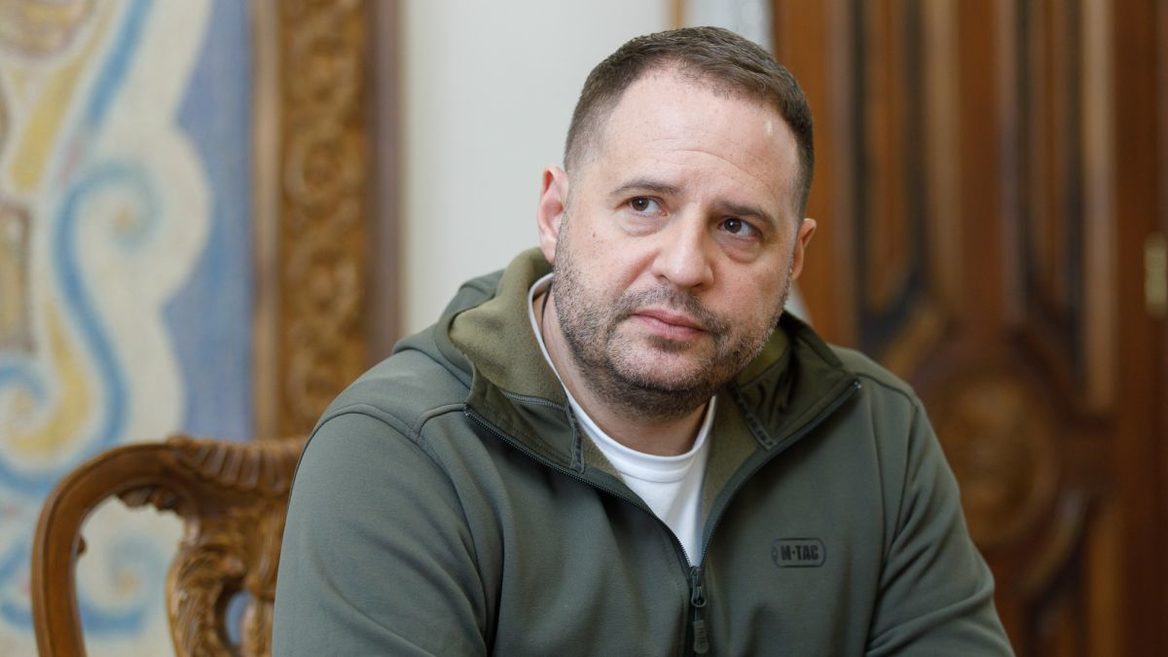 Військовий кореспондент Бутусов: «Єрмак забрав у Федорова всі гроші на&nbsp;безпілотники й взагалі відкинув його з&nbsp;галузі БПЛА»